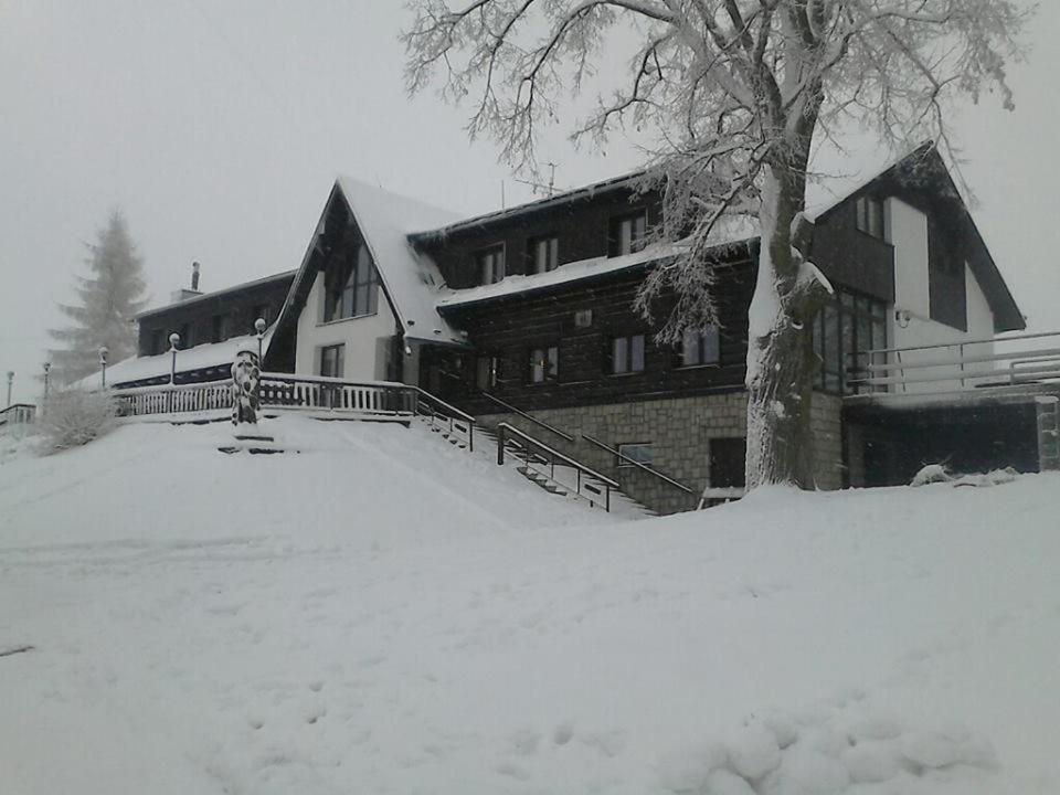 Hotel Penzion Pohlednicka à Benecko Extérieur photo